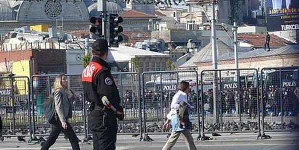 1 Mayıs'ta KESK de Açlığa ve İşsizliğe İtirazını Taksim'de Gösterecek