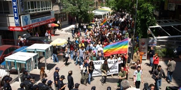 "LGBTT Mücadelesiyle Diğer Özgürlük Mücadeleleri Arasında Köprü Kuracağız"