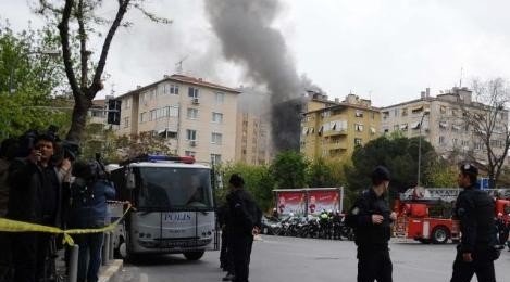 Police Raid Leaves Three Dead In Istanbul
