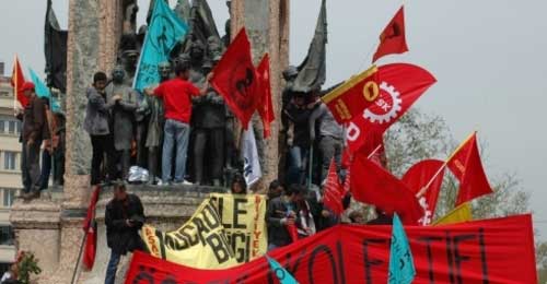Taksim'de Yıllar Sonra 1 Mayıs Marşı Çaldı