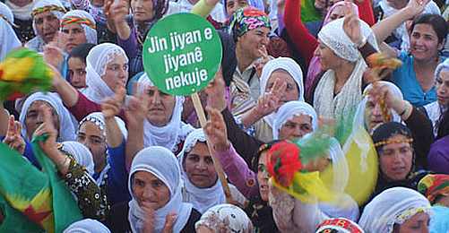 Kadınlar Diyarbakır'dan Barış Umuduyla Döndü