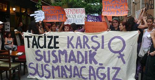 Sine-Sen'de Tacize Kadınlardan Protesto 