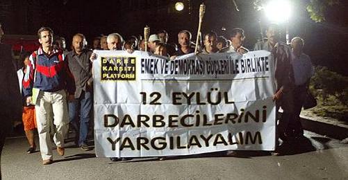 Baykal'ın "12 Eylül Darbecilerini Yargılayalım" Önerisi Destek Buldu