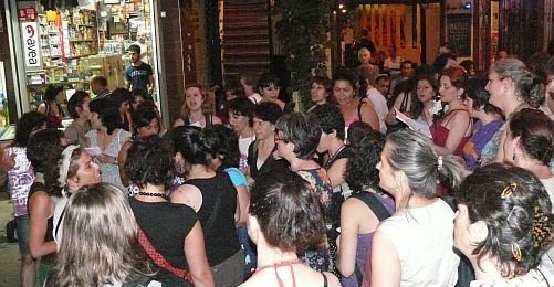 Kadınlar Beyoğlu Sokaklarında Haykırdılar: Tecavüze Son!