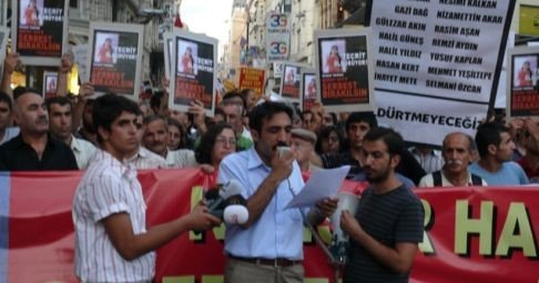 Bin Kişi Taksim'de "Güler Zere Serbest Bırakılsın" Dedi