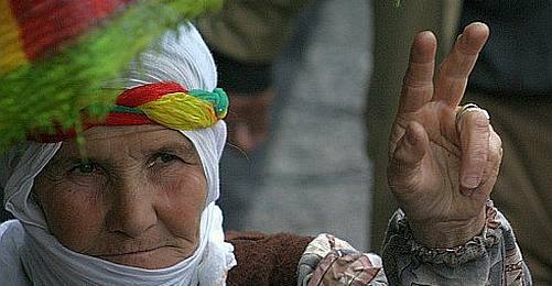 Kadınlar Kürt Sorununun Çözümü İçin "Dağa Çıkıyor"