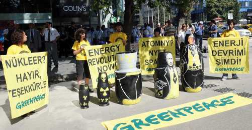 Greenpeace Putin-Erdoğan Görüşmesini Matruşkalarla Protesto Etti