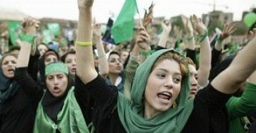 İran Kabinesinde 30 Yılın Ardından İlk Kez Kadın Lafı Geçti