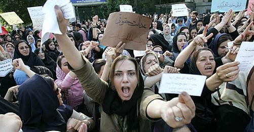 Molla Rejimi’nin Ateşli Savunucusu Kadınlar İran’a Yardım Edemez