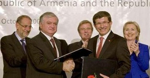 Türkiye ve Ermenistan Protokolleri Zor da Olsa İmzaladı