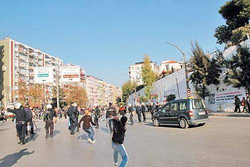 "MHP ve CHP Kışkırttığı Kitleyi Kontrol Edemiyor"