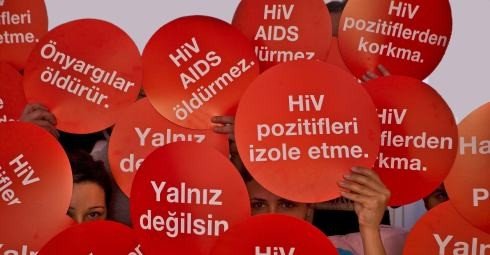 HIV/AIDS'le Mücadele Dünyada Sonuç Veriyor; Türkiye Sessiz