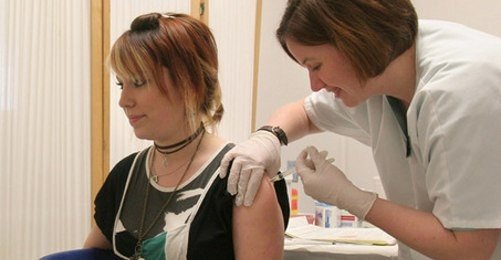 50 Yaşın Altındaki Herkes Domuz Gribi Aşısı Olabilecek