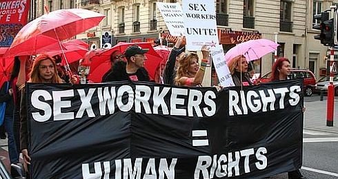Binlerce Seks İşçisi Haklarını İstiyor