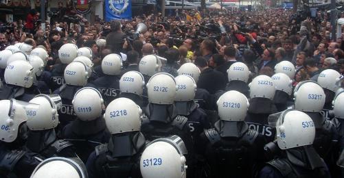 AKP’nin İşçi Korkusu, "Demokrasi" Aldatmacasını Açık Etti…!