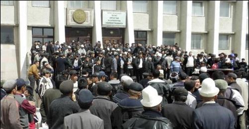 Kırgızistan'da Protestolar Büyüdü, 17 Kişi Öldü