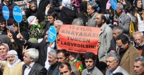 Sivil Anayasa İsteyenler Kadıköy'de Toplandı