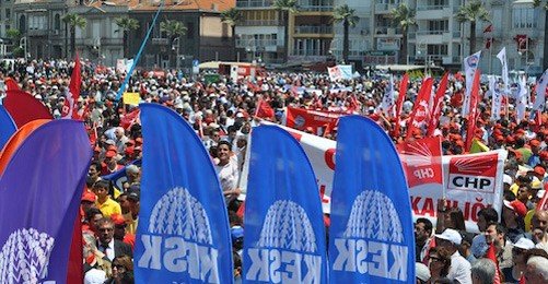 İzmir'de 1 Mayıs: El Ele, Omuz Omuza 