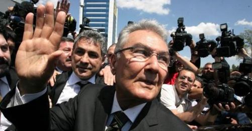 "Baykal 'Ebedi Lider', CHP'nin Başına Döner"