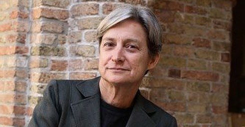 Judith Butler Salonu Taşırdı: Bu da Eşcinsel Açılımı 