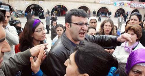 Tacizi Protesto Eden Üniversiteli Kadınlara Polisten de Taciz