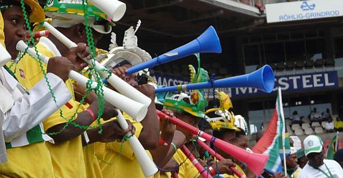 Vuvuzela: Yasakçılık-Çokkültürcülük İkilemini Aşmak