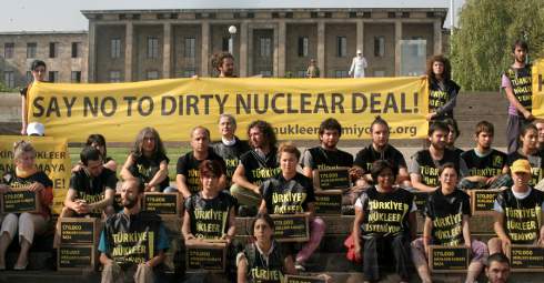 170 Bin İmzayla Meclise Giden Nükleer Karşıtları Gözaltında