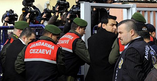 Dink Davası'nda "Laubaliliği" Yazan Cengiz Çandar Sanık