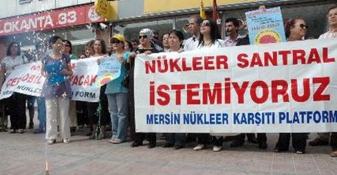 AKP'liler Nükleer Santral Anlaşmasını Meclisten Geçirdi