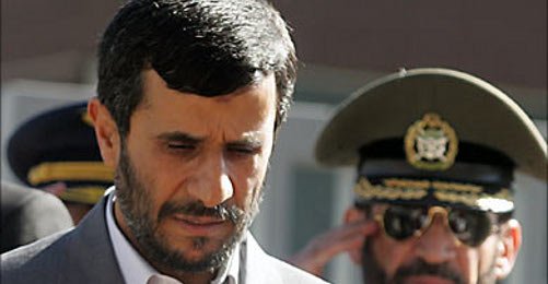 İran, Ahmedinecad'a Saldırı Haberlerini Yalanladı