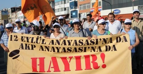 Kadıköy'den "12 Eylül'e de AKP Anayasasına da Hayır" Çağrısı