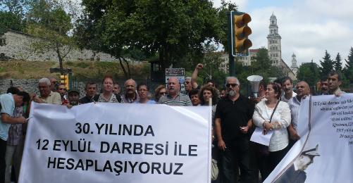 12 Eylül'e 30. Yılında Selimiye Kışlası Önünde Protesto