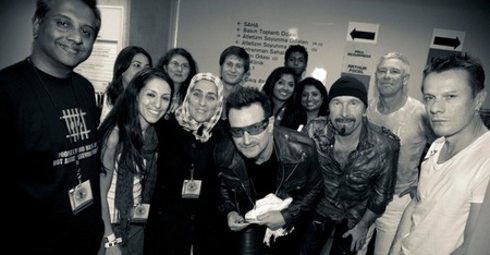 Hanım Tosun, Bono'yla Buluştu