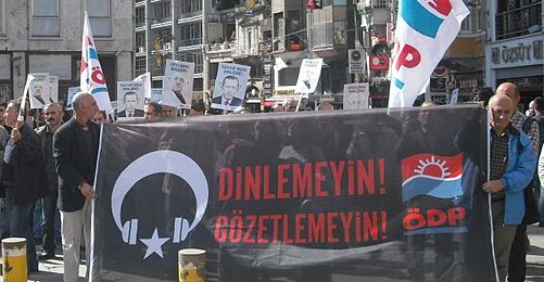 Trabzonsporlu Taraftarlar ÖDP'li Gruba Saldırdı