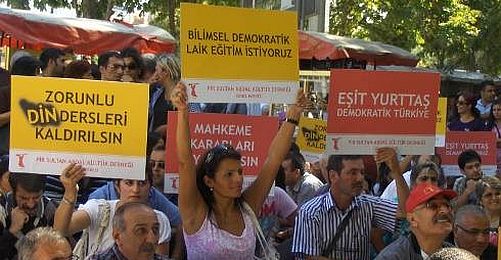 Aleviler Kimlikte "Din Hanesi"ne Karşı 6 Kasım’da Kadıköy’de 