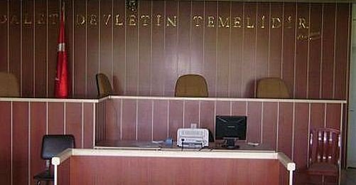 Hukukçu Rişvanoğlu ve Yazar Demirer 2010'u Sanık Tamamlıyor