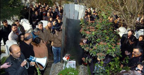 Metin'in Dostları 15 Yıl Sonra Mezarı Başındaydı
