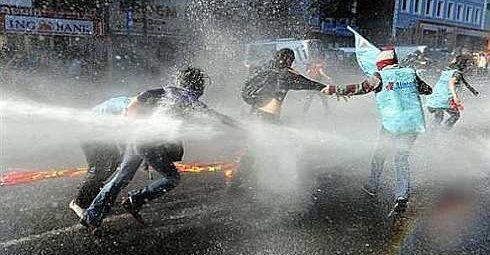 Beyoğlu Belediyesi de Göstericiler Cezalandırılsın İstiyor!