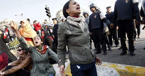 Kahire'de Göstericiler Yasağa Karşın Yeniden Toplanıyor