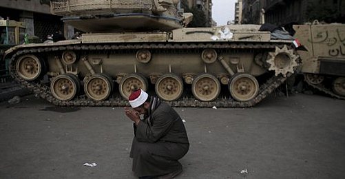 Mısır Ordusu İkili Oynuyor: Hem Halkçı Hem İşkenceci