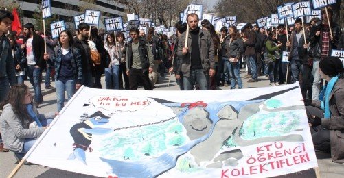 Ankara'da Binler  "Doğanın Katline Karşı" Hükümeti Uyardı