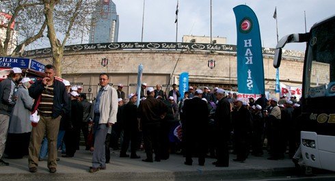 Sendikalar Taksim'e Doğru Yürüyüşe Geçti