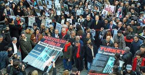 World Press Freedom Day Welcomed by 103 "Defendants of Opinion"