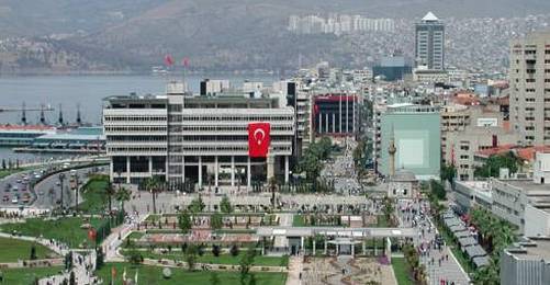 İzmir ve Aydın'da CHP'li Belediyelere Polis Operasyonu