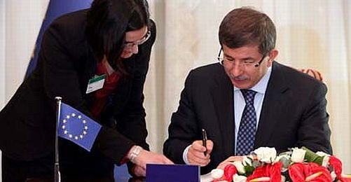 Türkiye Kadına Yönelik Şiddet Sözleşmesini İmzaladı