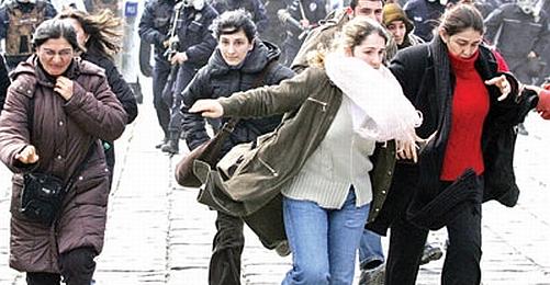 Kadınlar Günü Yürüyüşü Davasında Altı Polise Hapis 
