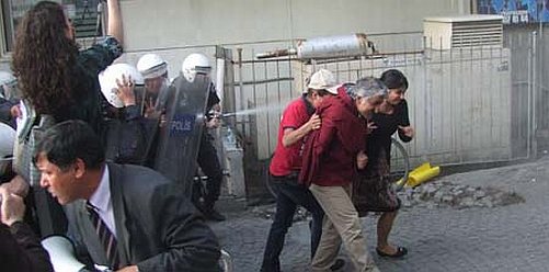 Taşeron İşçisi Tunç ve Destekçileri Gözaltında