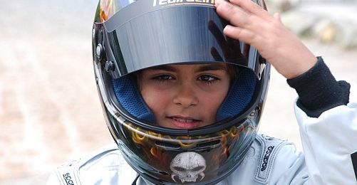 Mini Kartingçi Mert F1 Pilotu Olmak İstiyor 