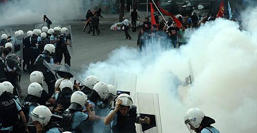 Bu Kez İzmir: Yine Gaz, Yine Kalp Krizi