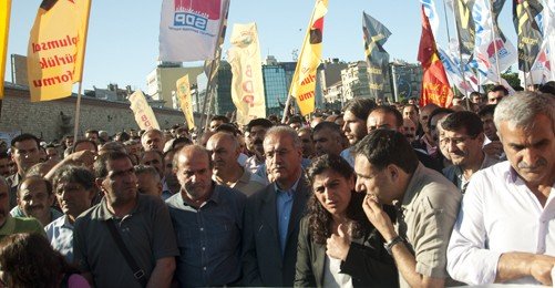 ''Dicle Kararı''na Taksim'den Yükselen İtiraz 